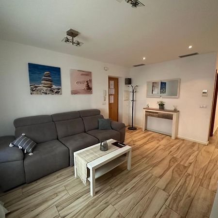 Carolinas Suit Apartment Alicante Exterior photo